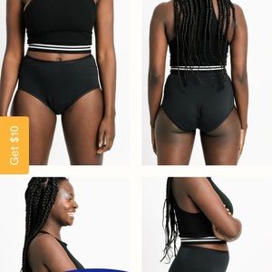 Sz M period aisle panties